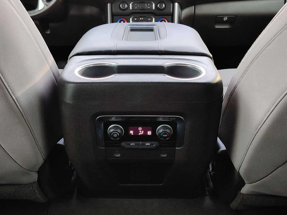 Car image 33
