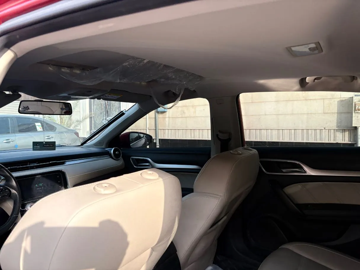 Car image 17