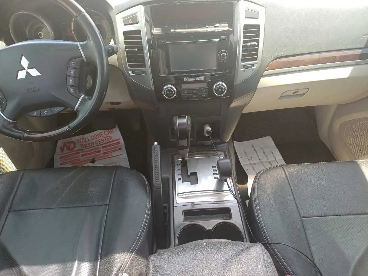 Car image 16