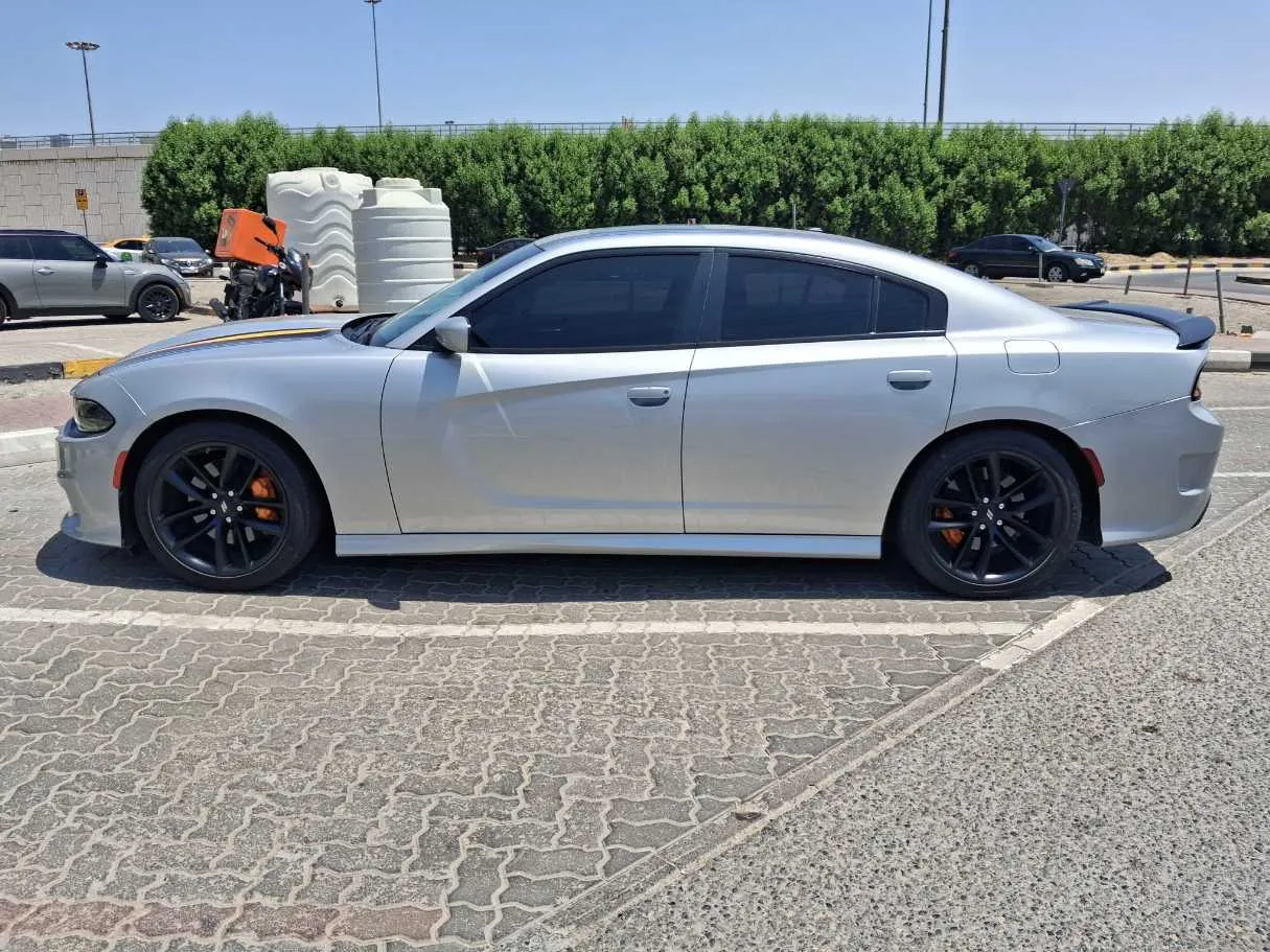 Car image 8