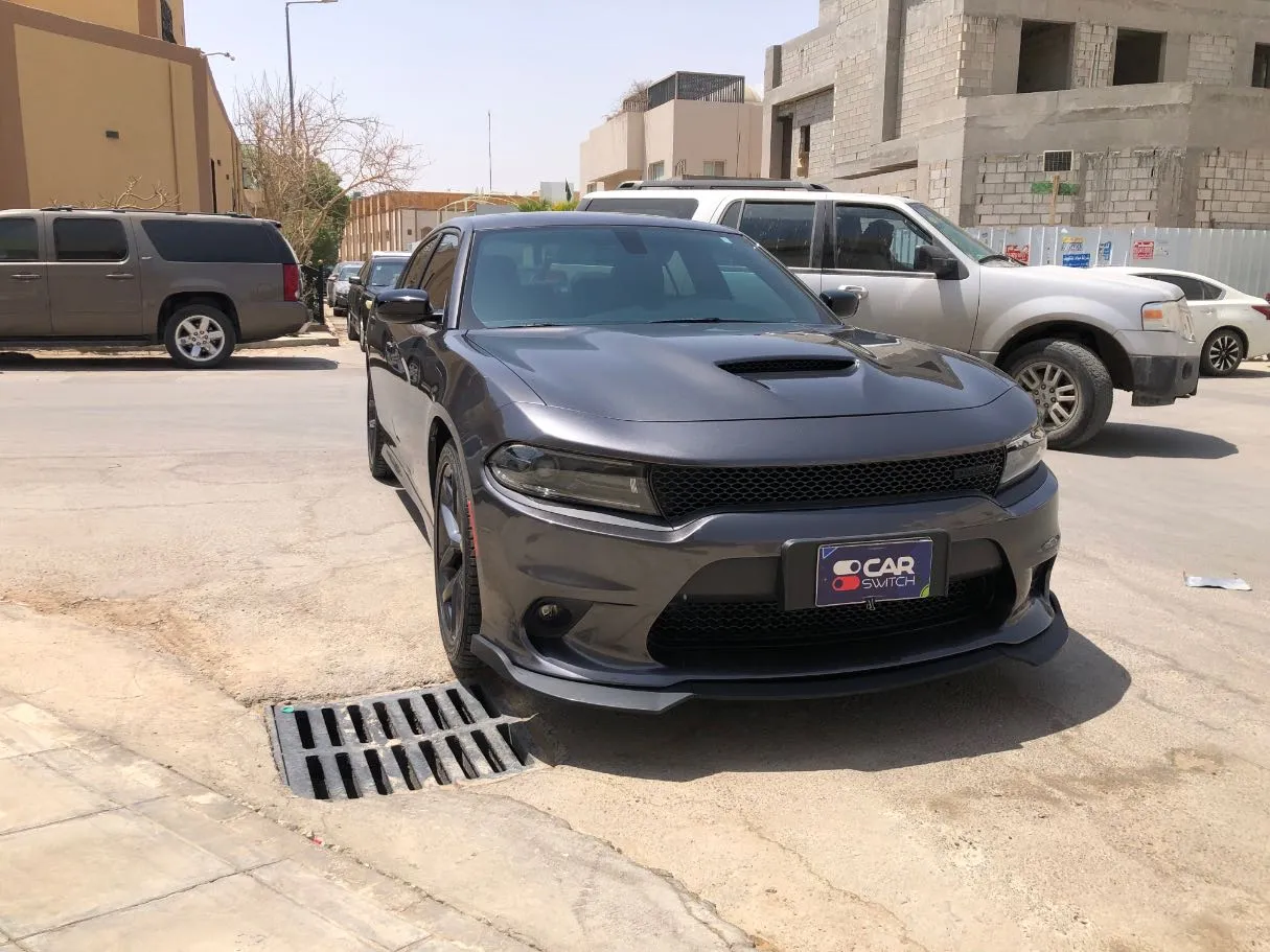 Car image 3