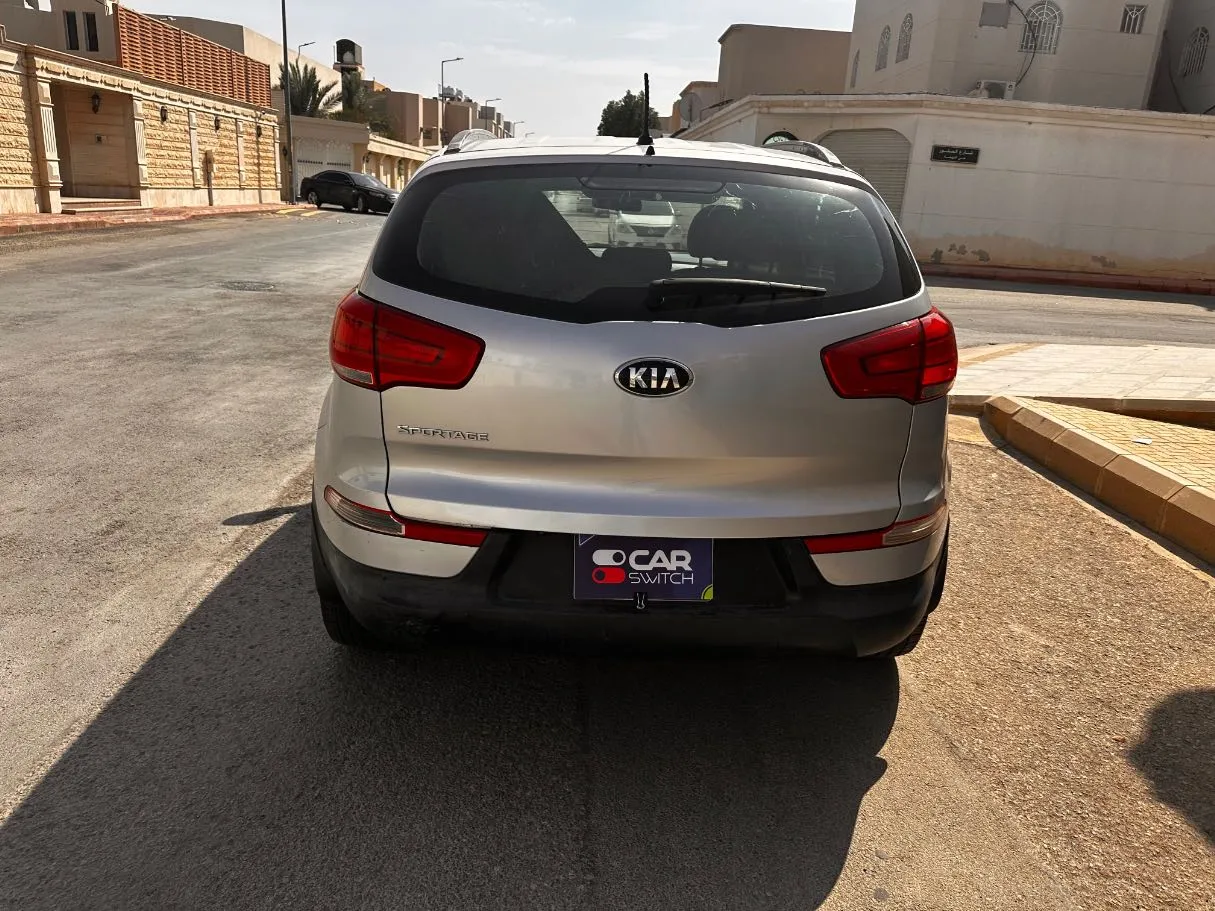 Car image 7