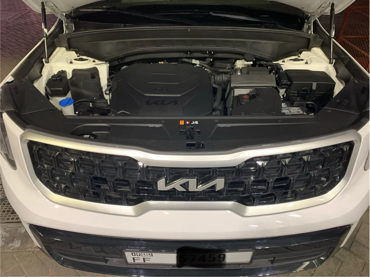 Car image 9