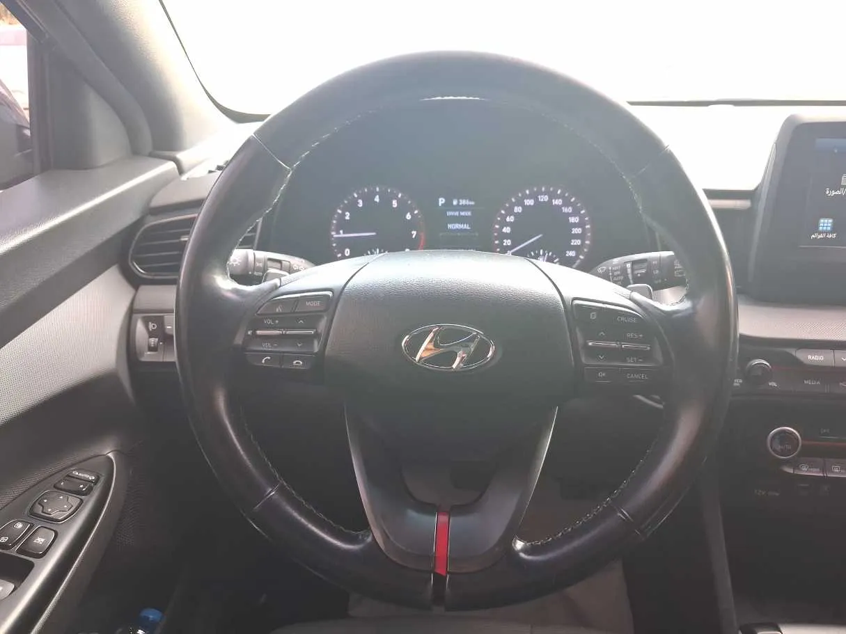 Car image 14