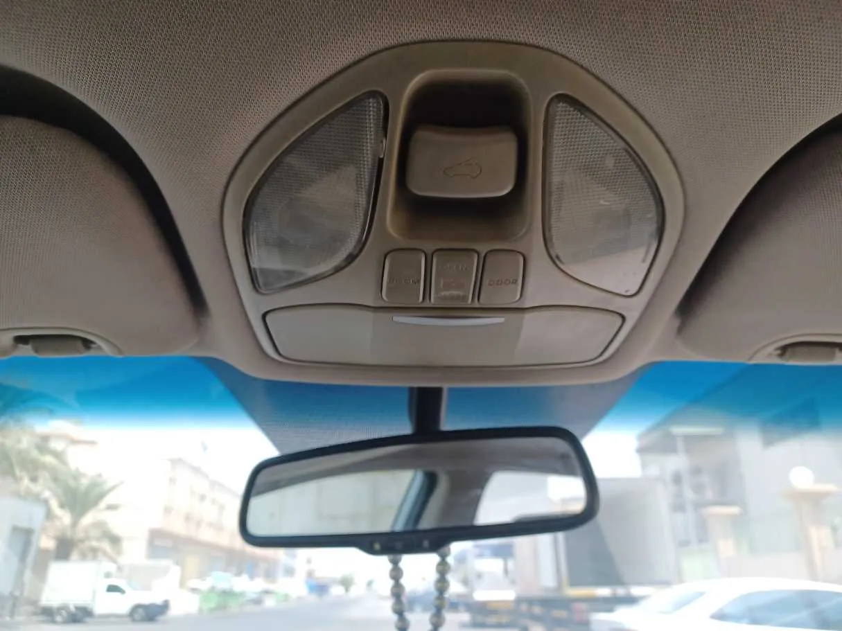 Car image 21