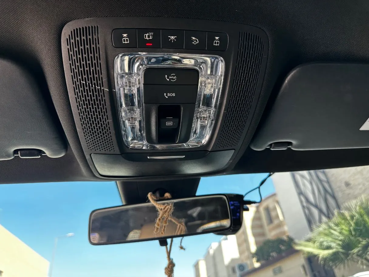 Car image 22