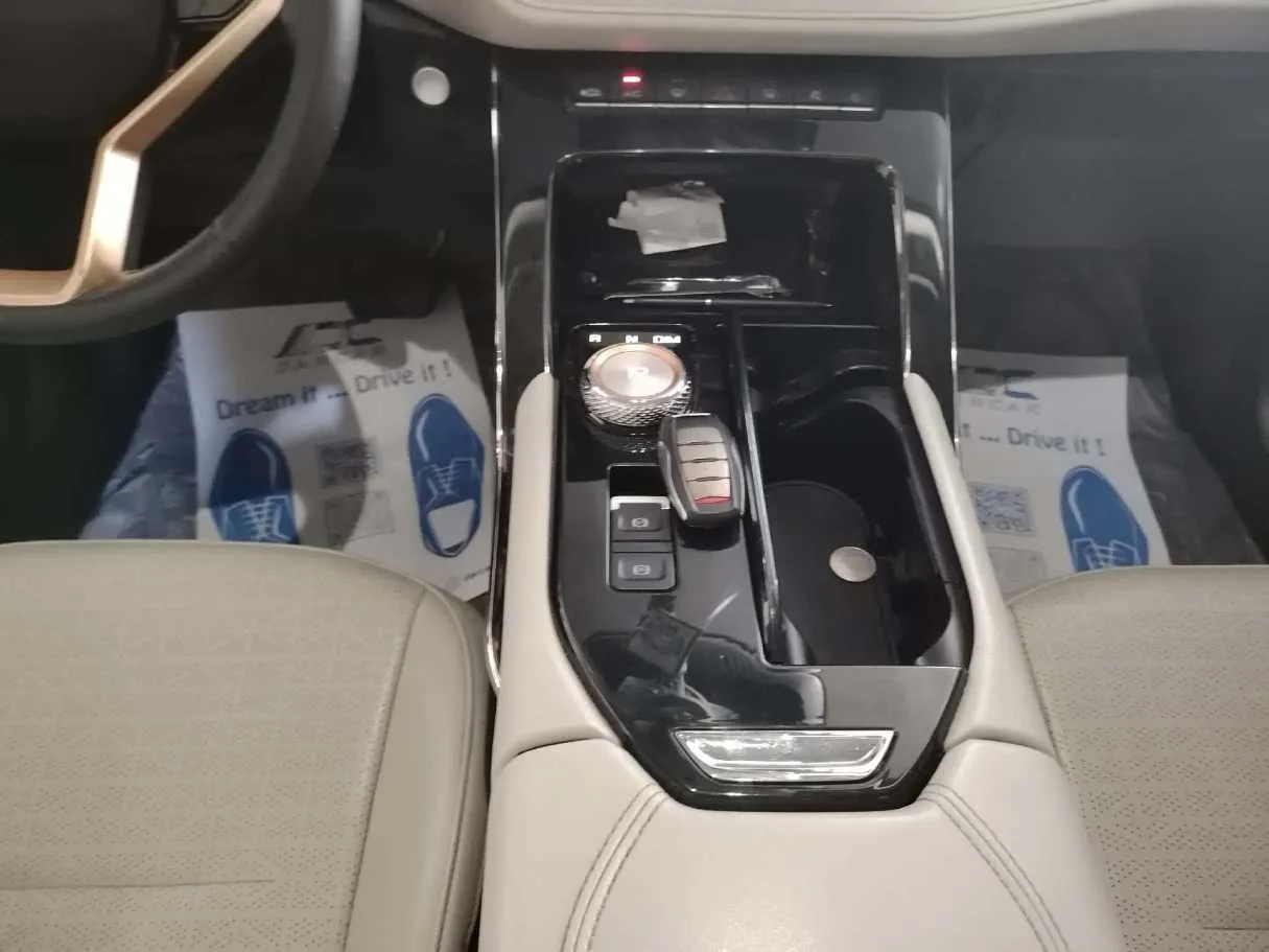 Car image 33