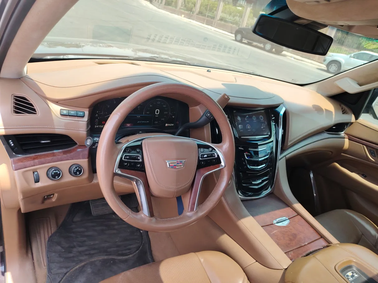 Car image 17