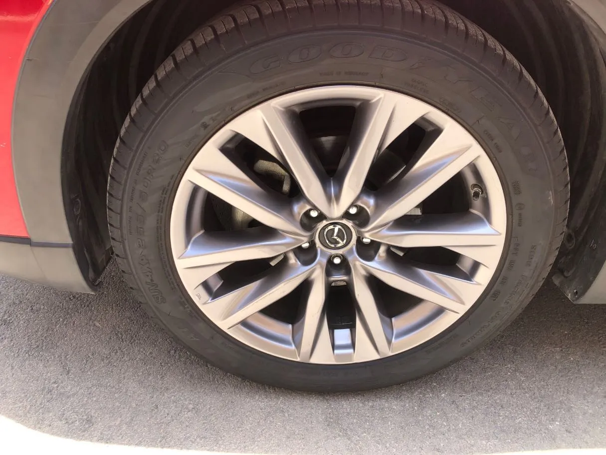 Car image 10