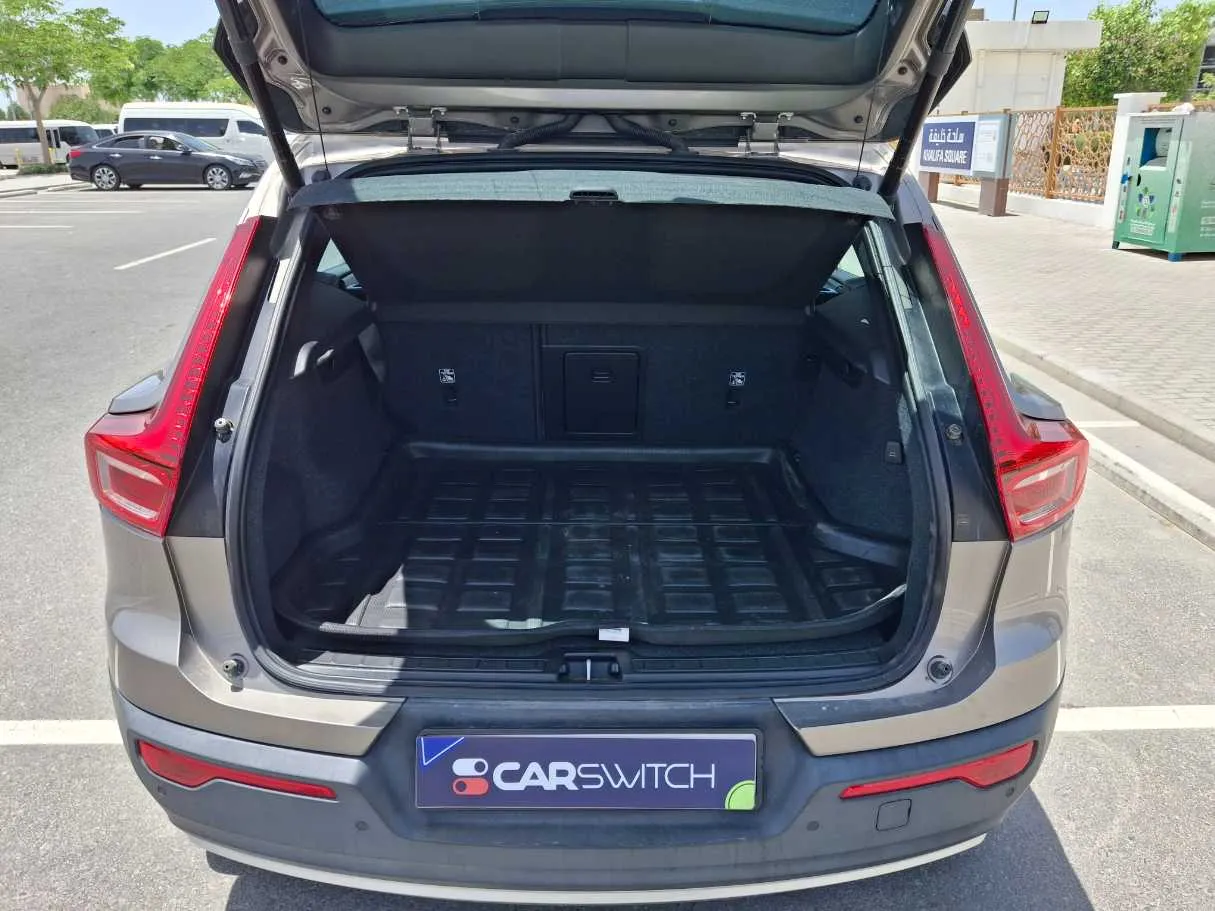 Car image 18