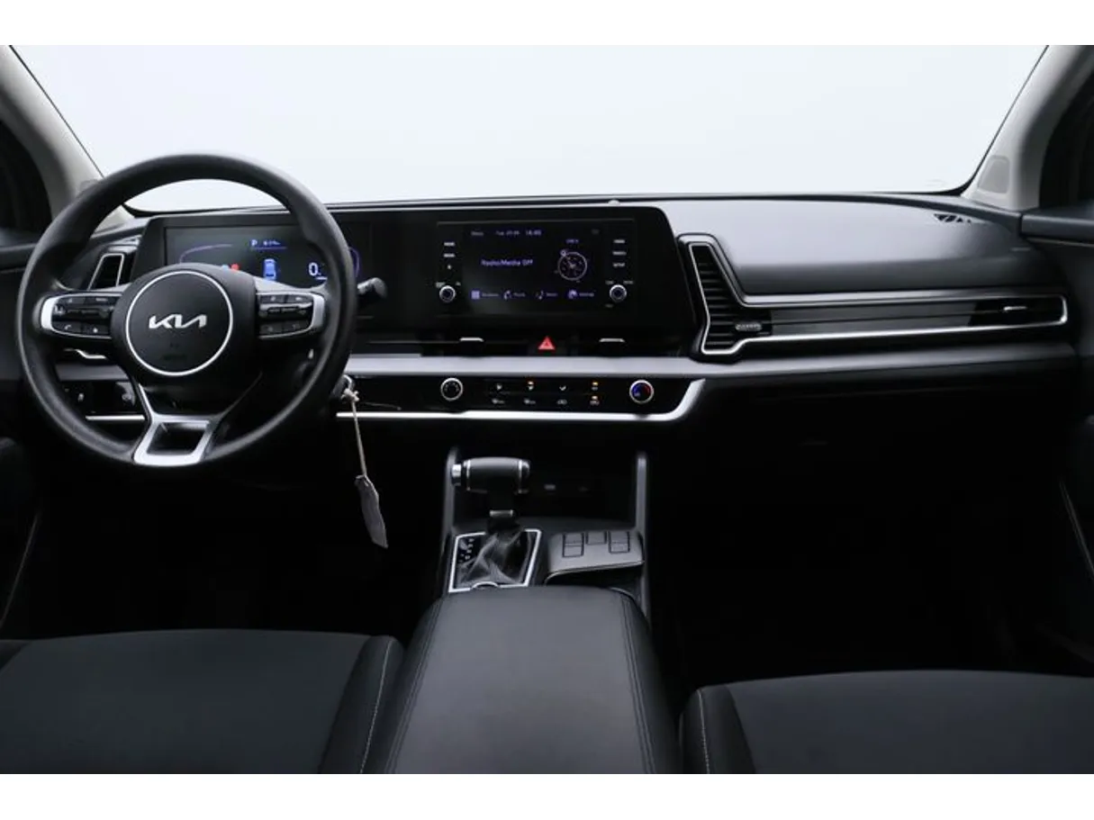 Car image 14