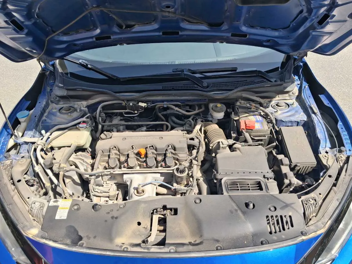 Car image 19