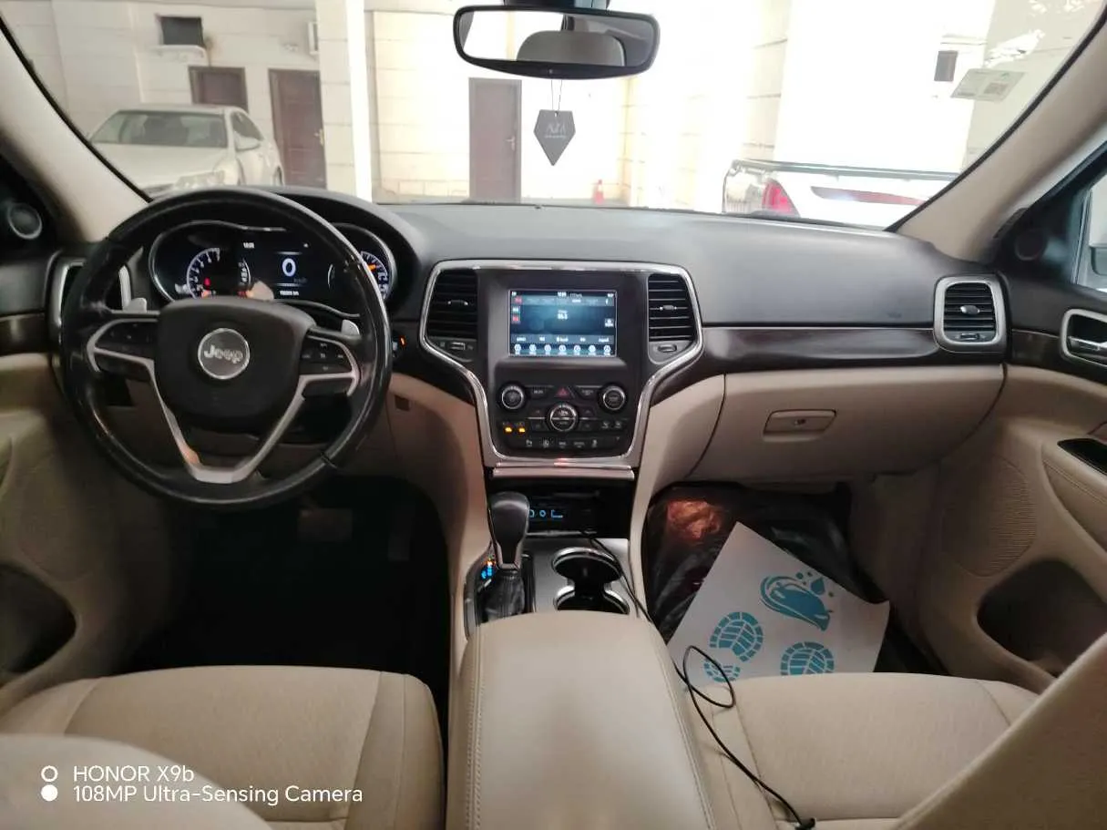 Car image 23