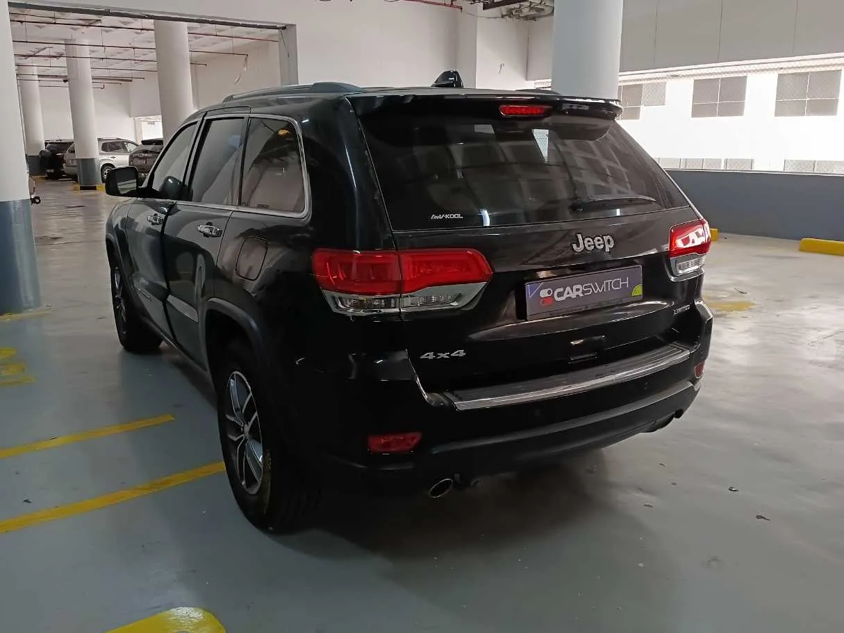 Car image 7