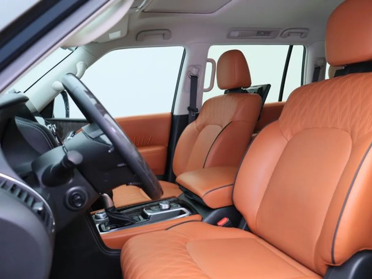 Car image 8