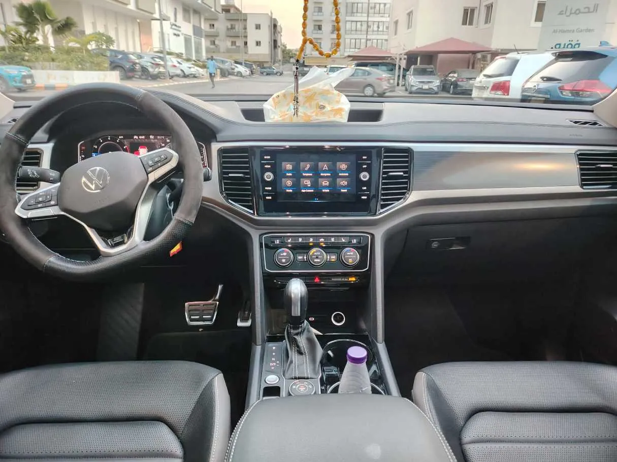 Car image 32