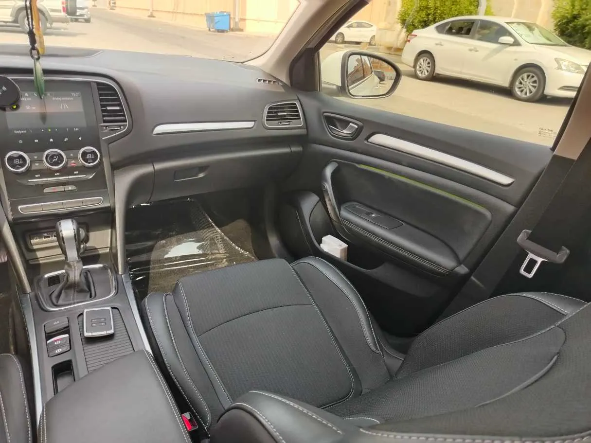 Car image 20