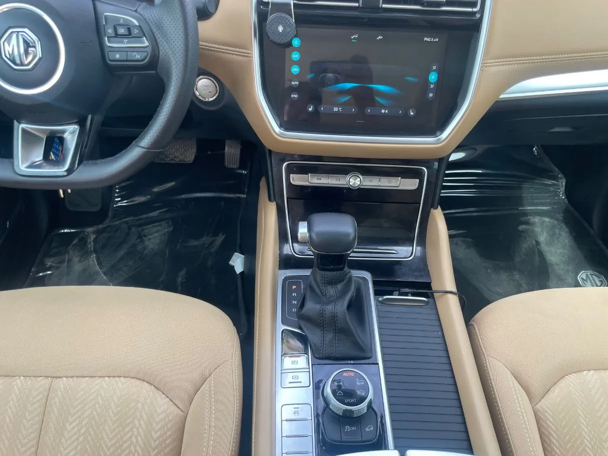 Car image 19