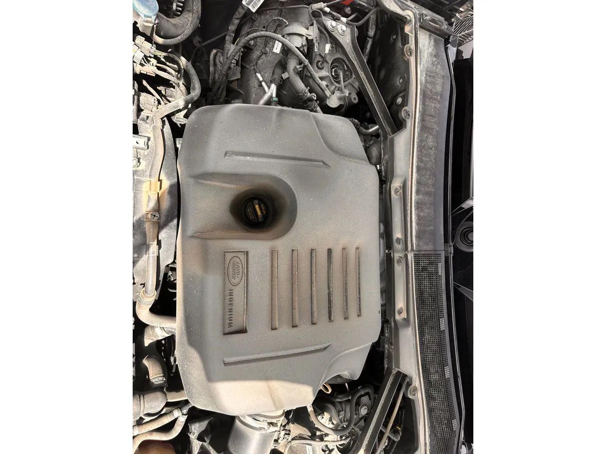 Car image 30