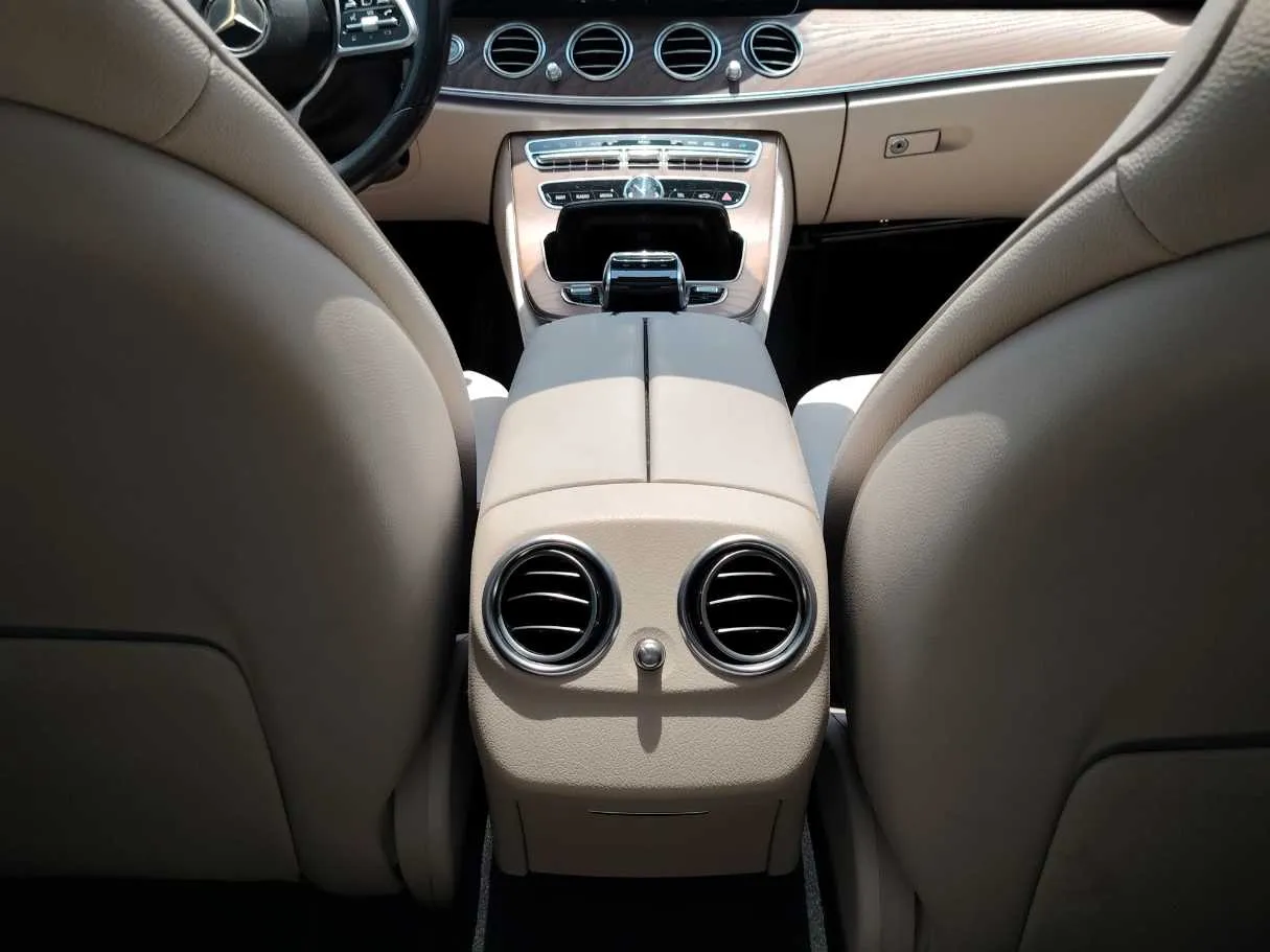 Car image 35
