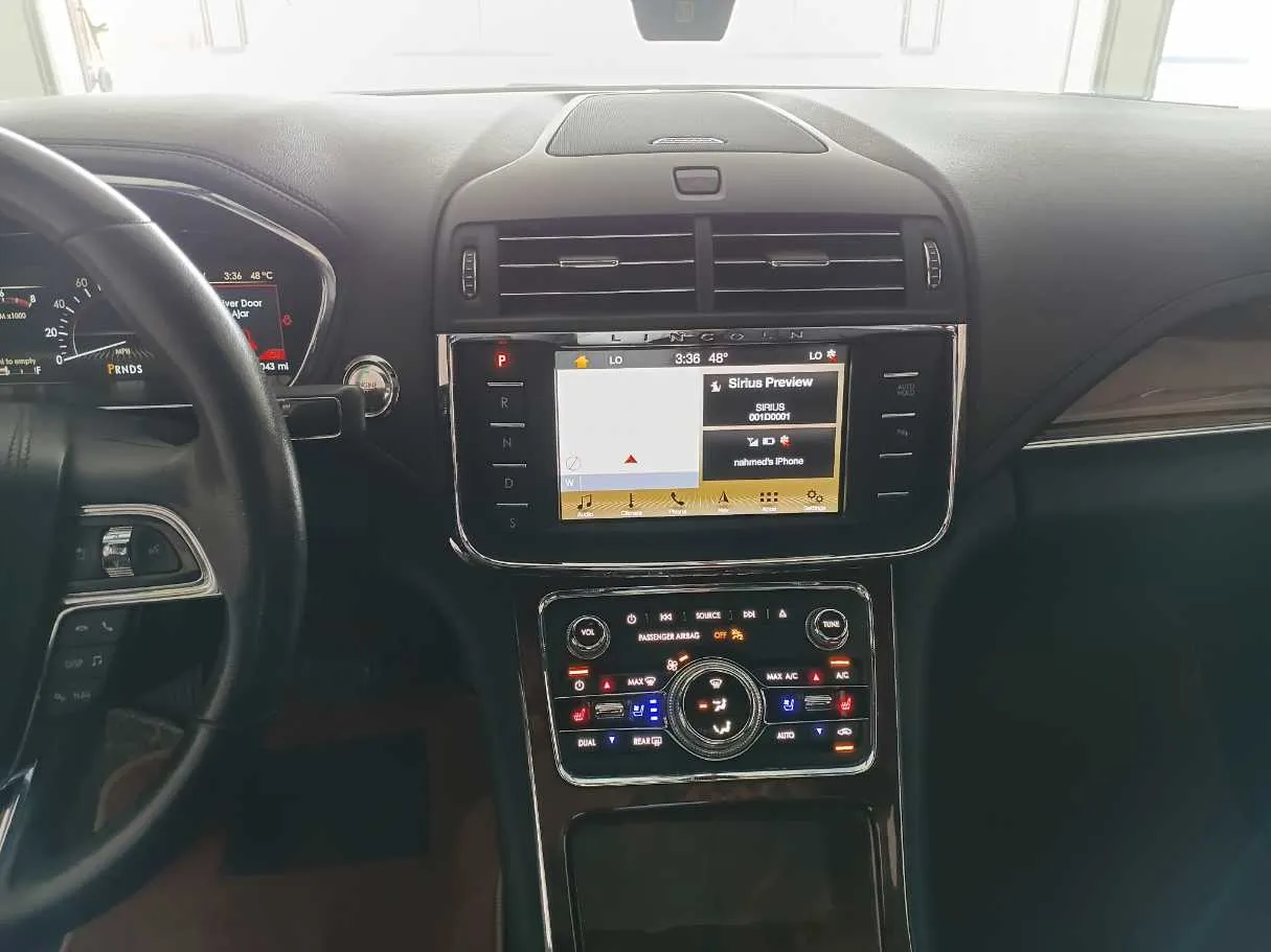 Car image 16