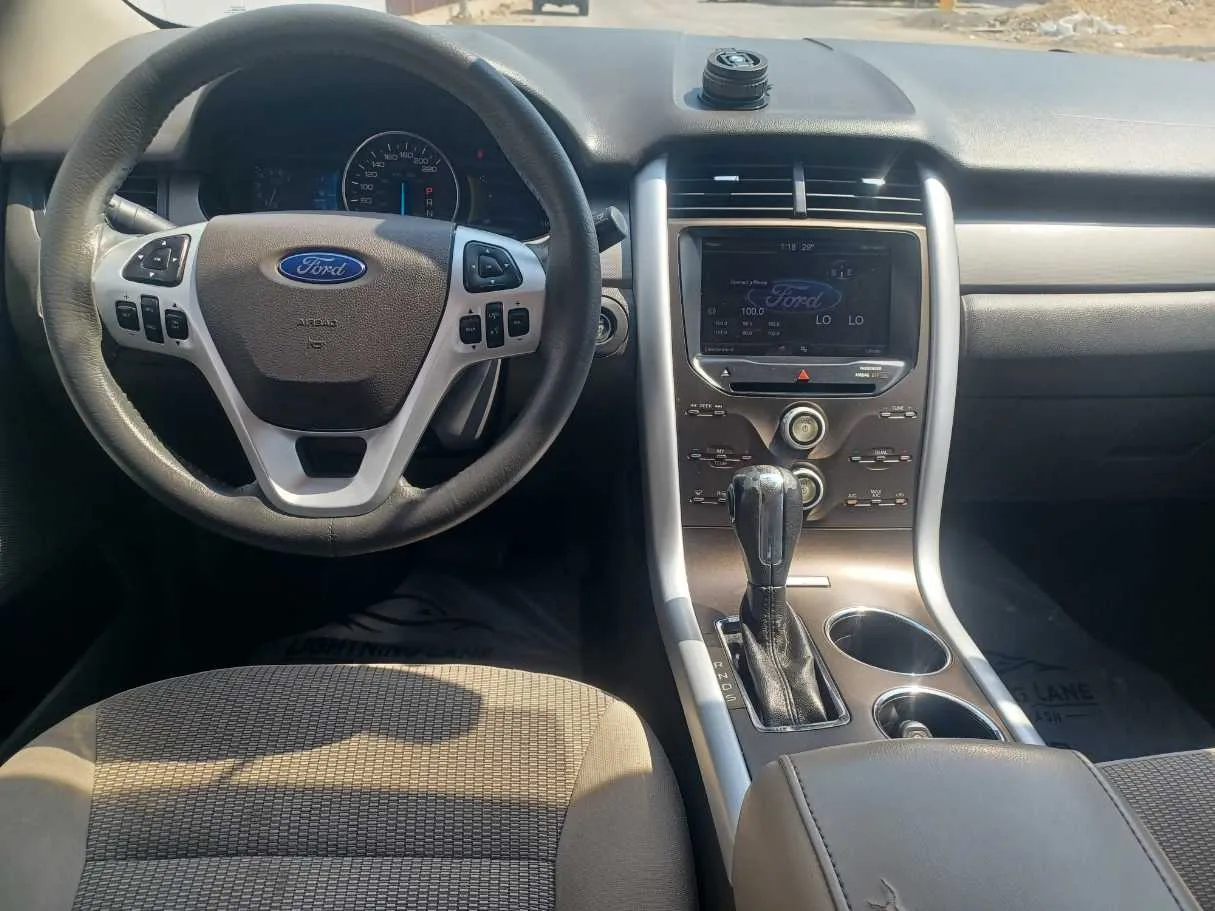 Car image 16