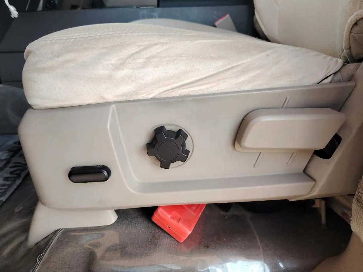 Car image 40