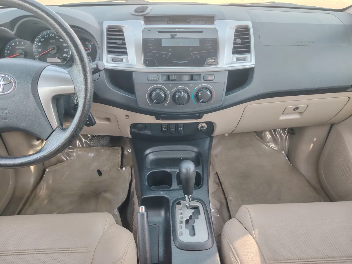 Car image 18