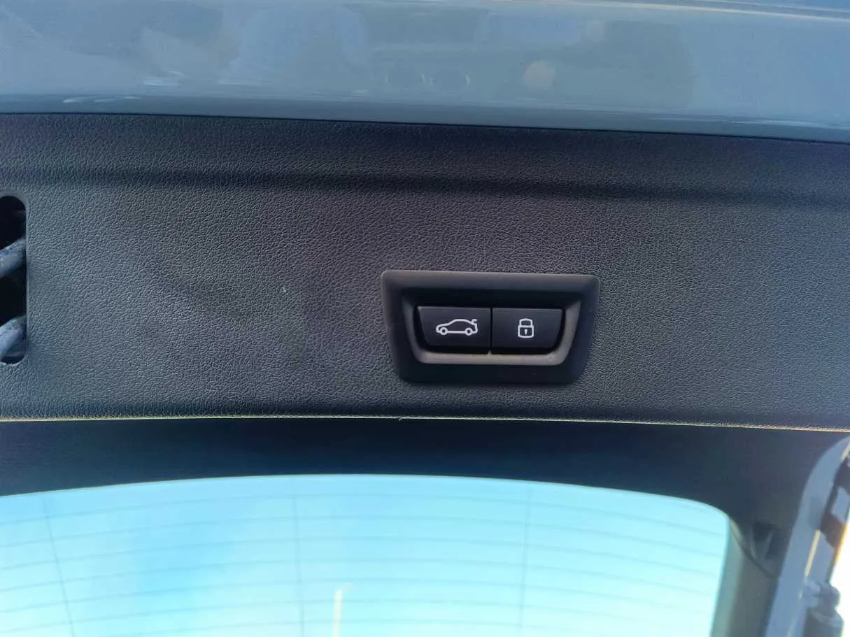 Car image 39