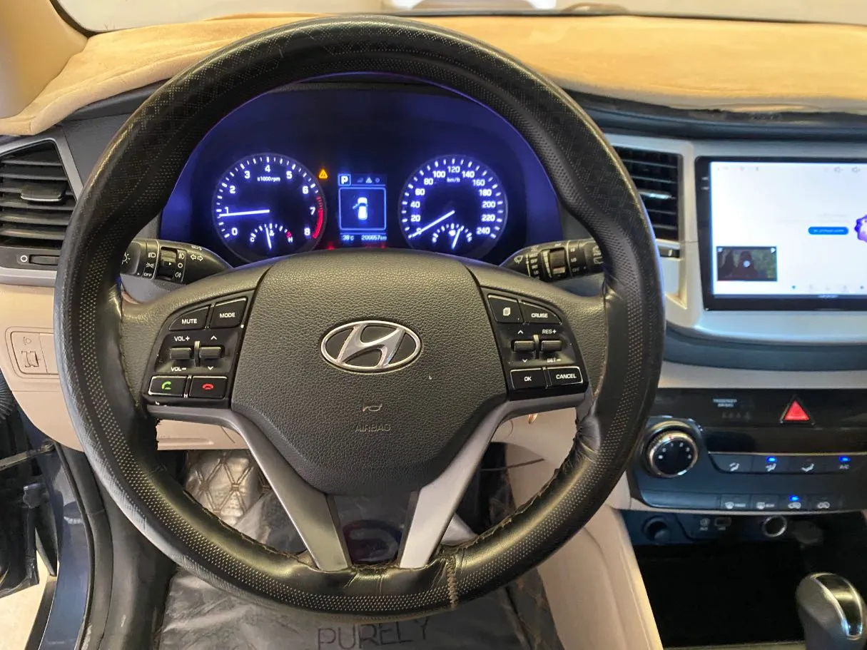 Car image 16