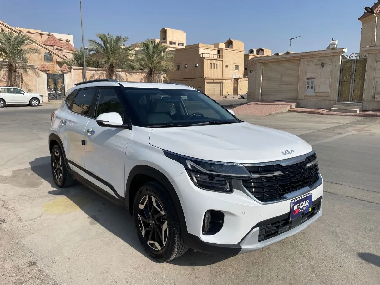 Car image 3