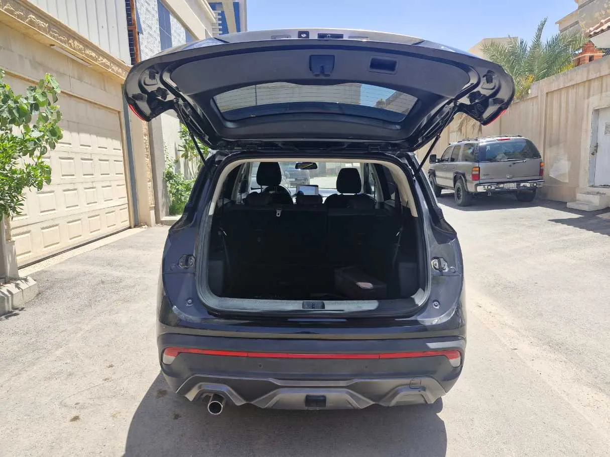 Car image 21