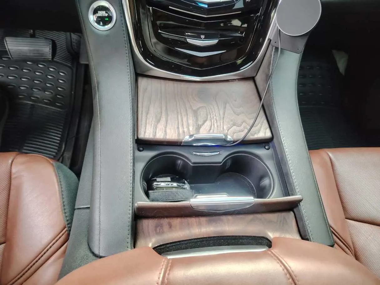 Car image 27