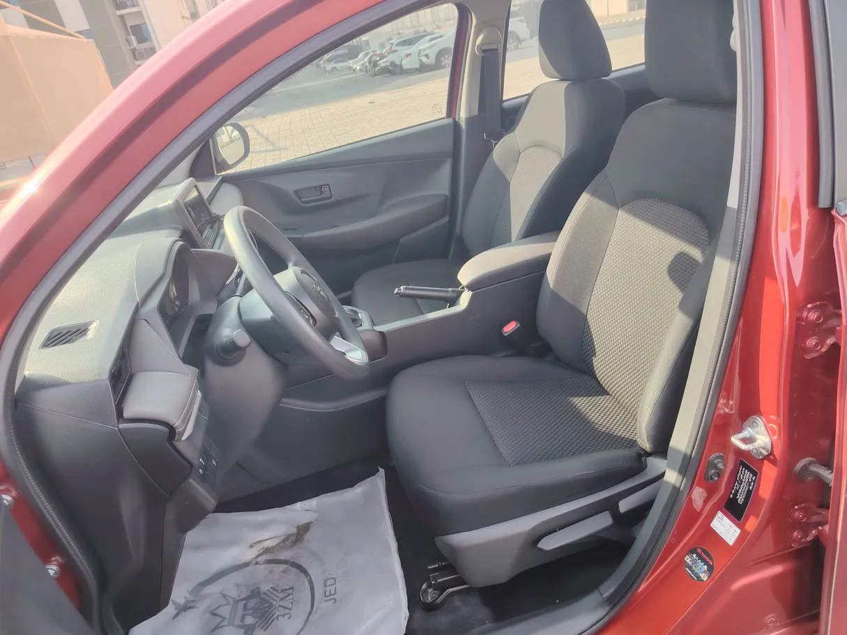 Car image 11
