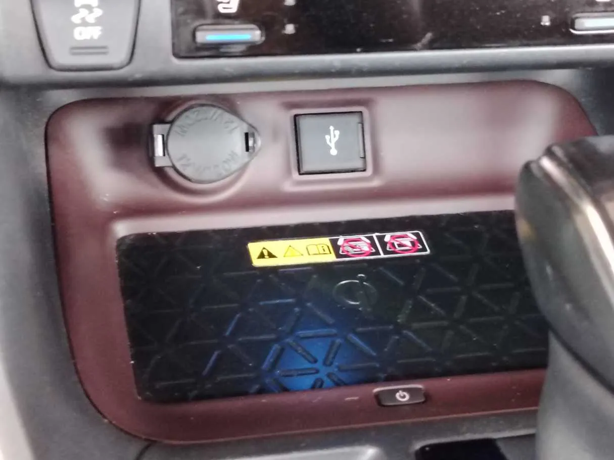 Car image 27