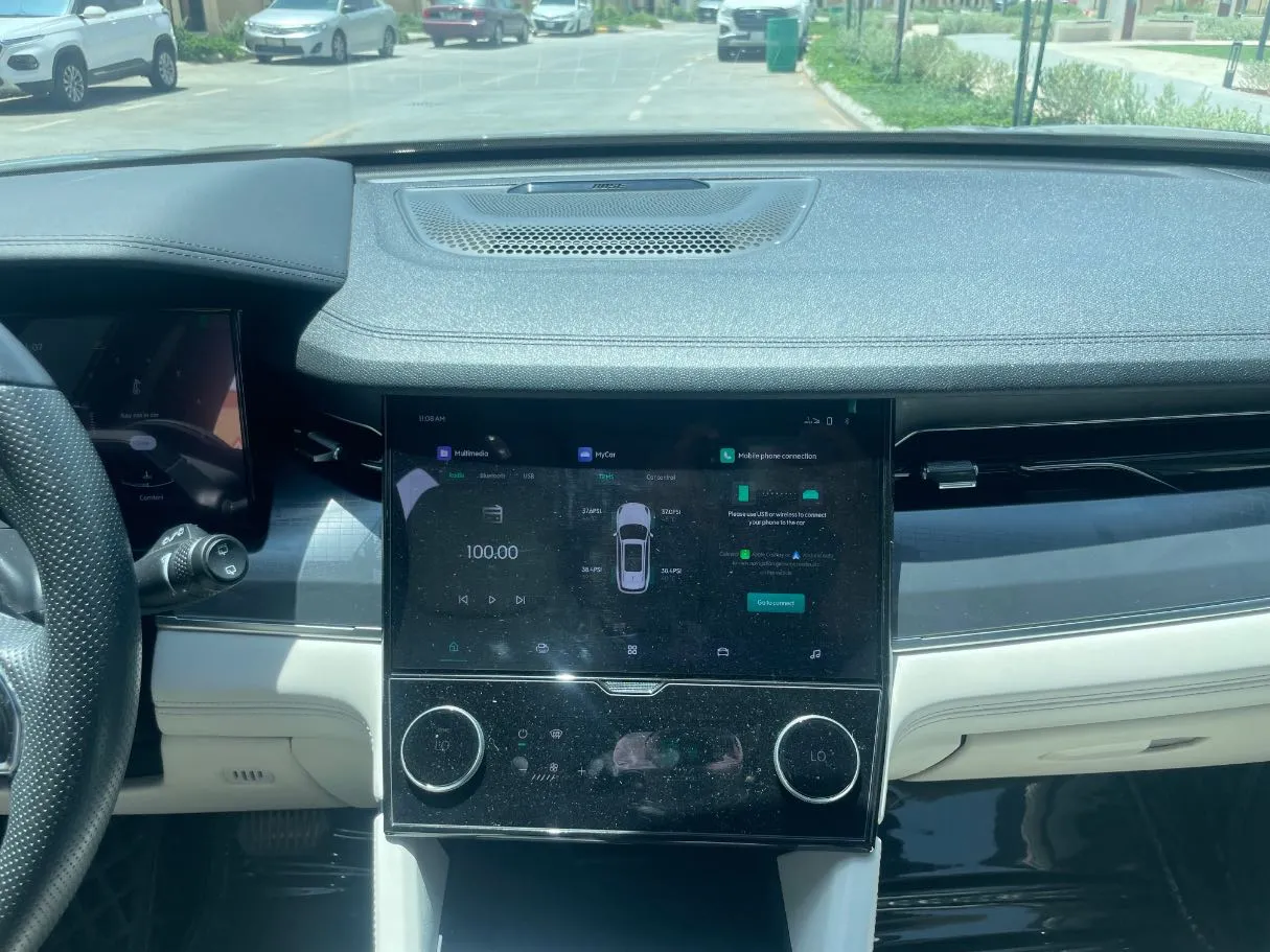 Car image 20