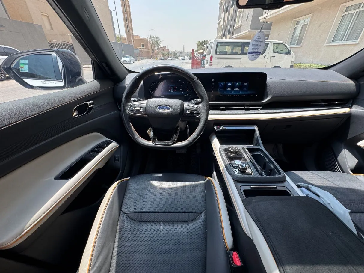 Car image 16