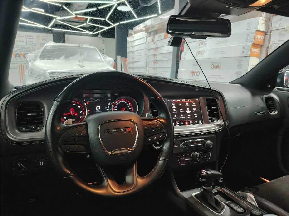Car image 26