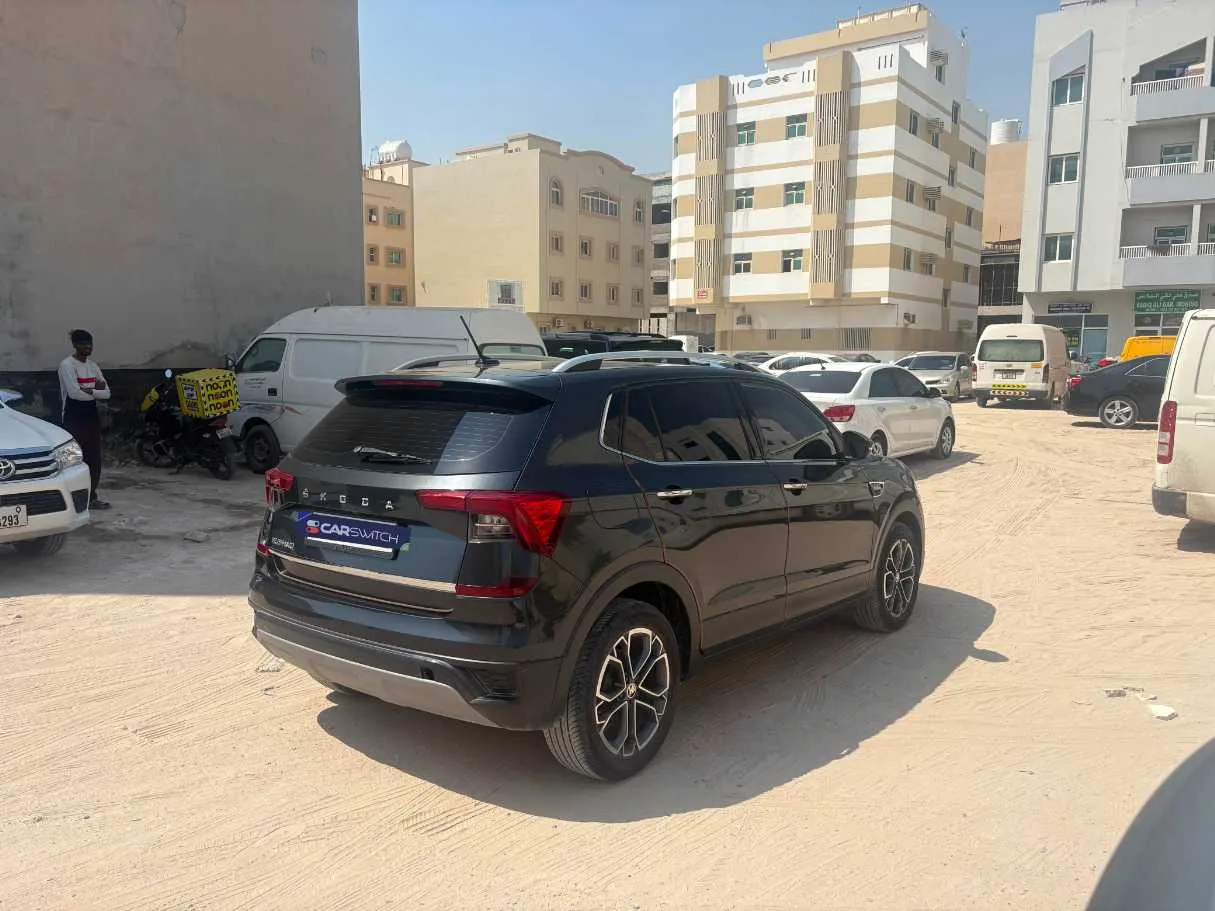 Car image 7