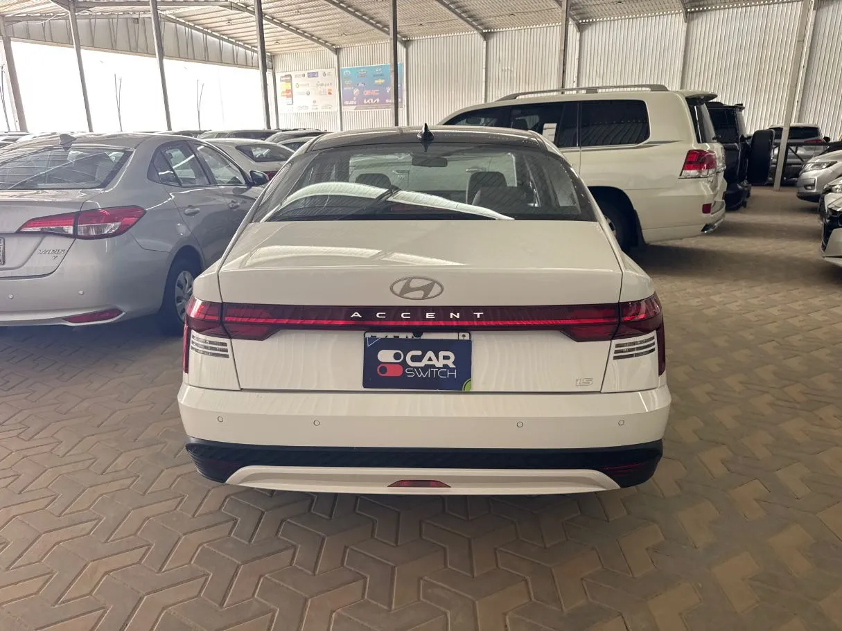 Car image 6