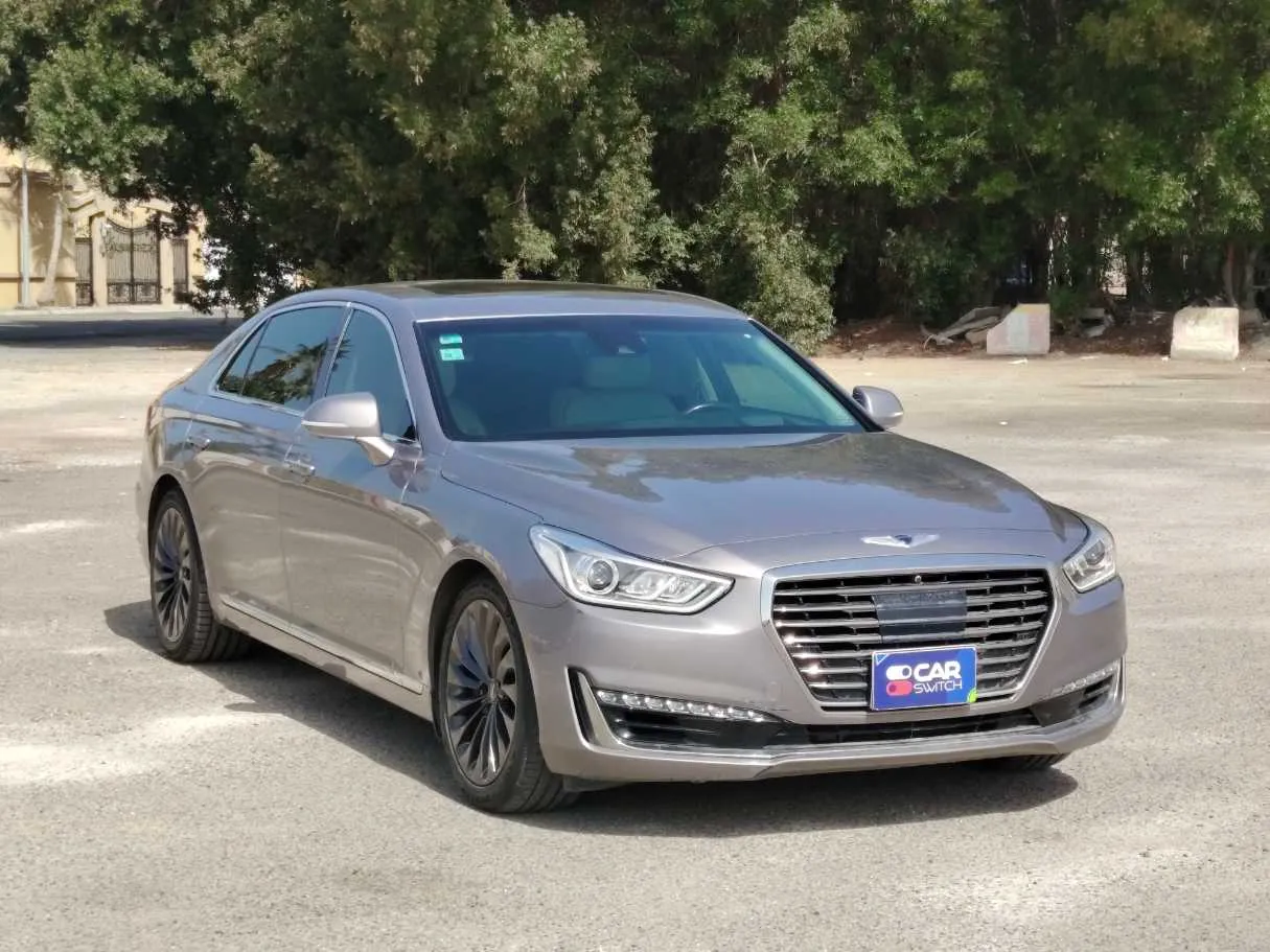 Car image 3