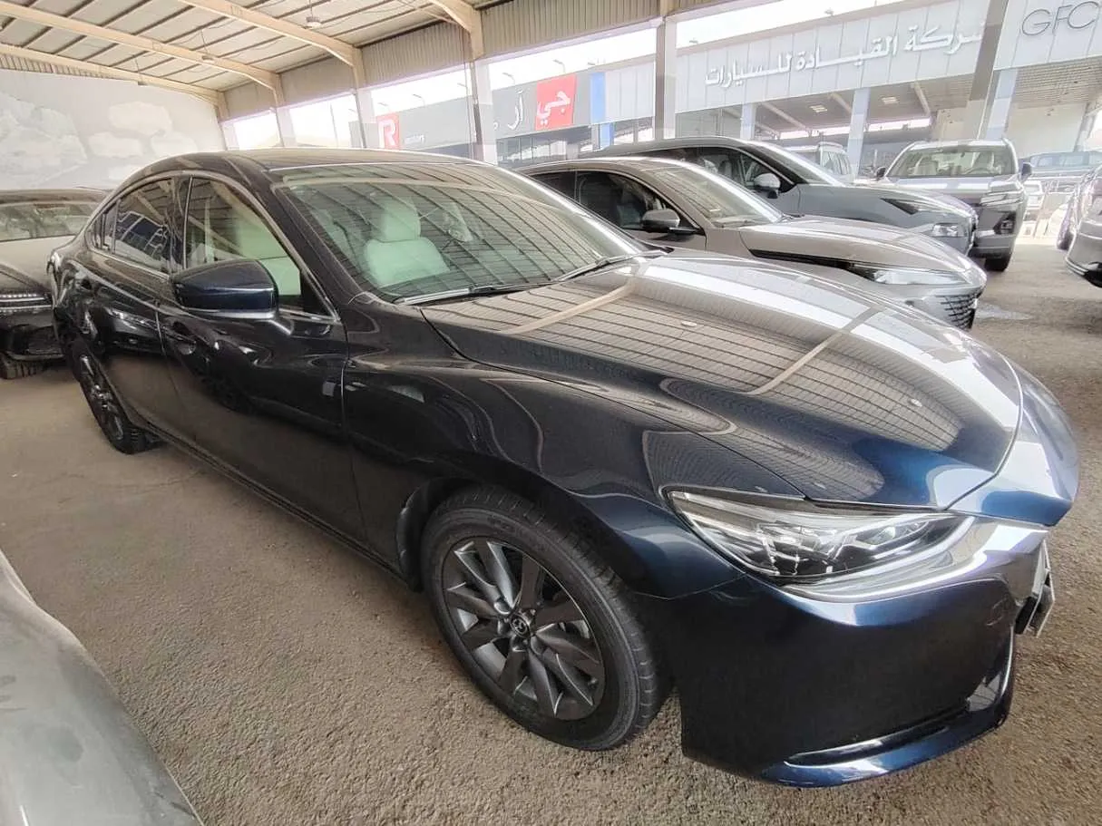 Car image 3