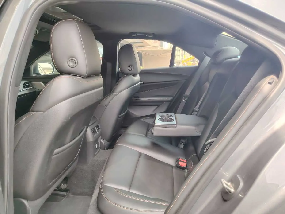 Car image 17