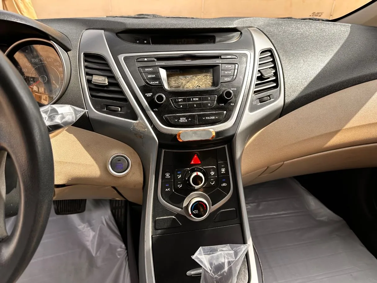 Car image 17
