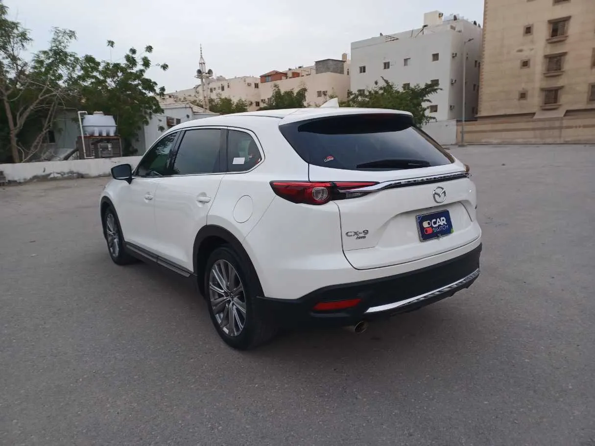 Car image 7