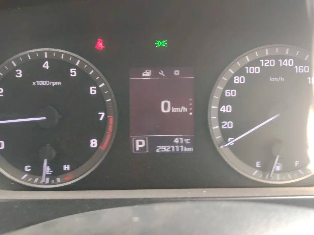 Car image 22