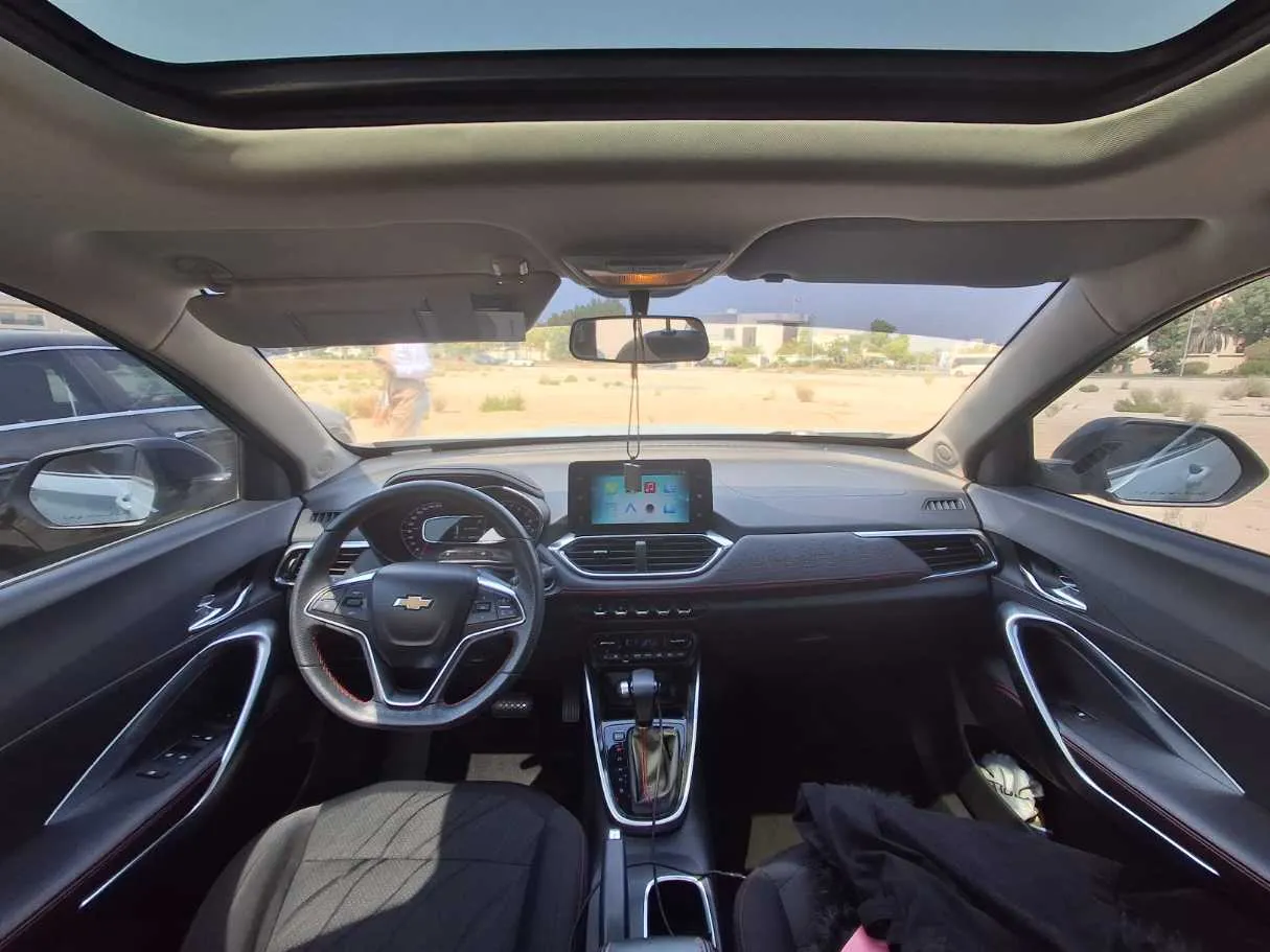 Car image 19