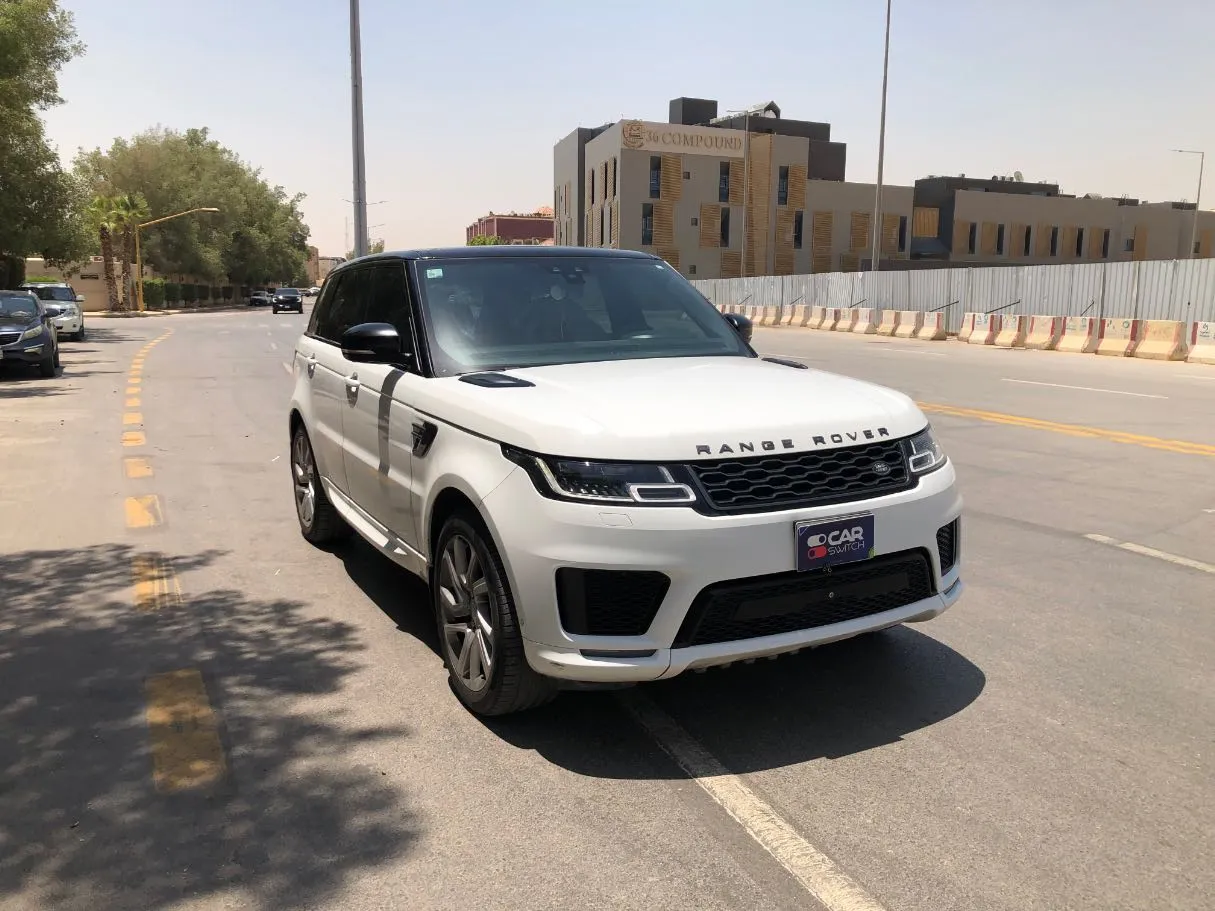 Car image 3