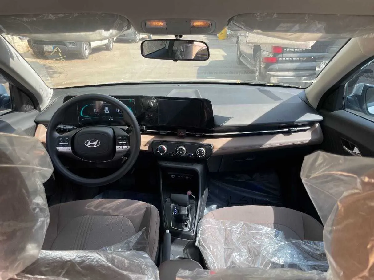 Car image 17