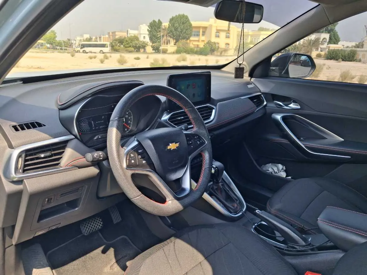 Car image 11